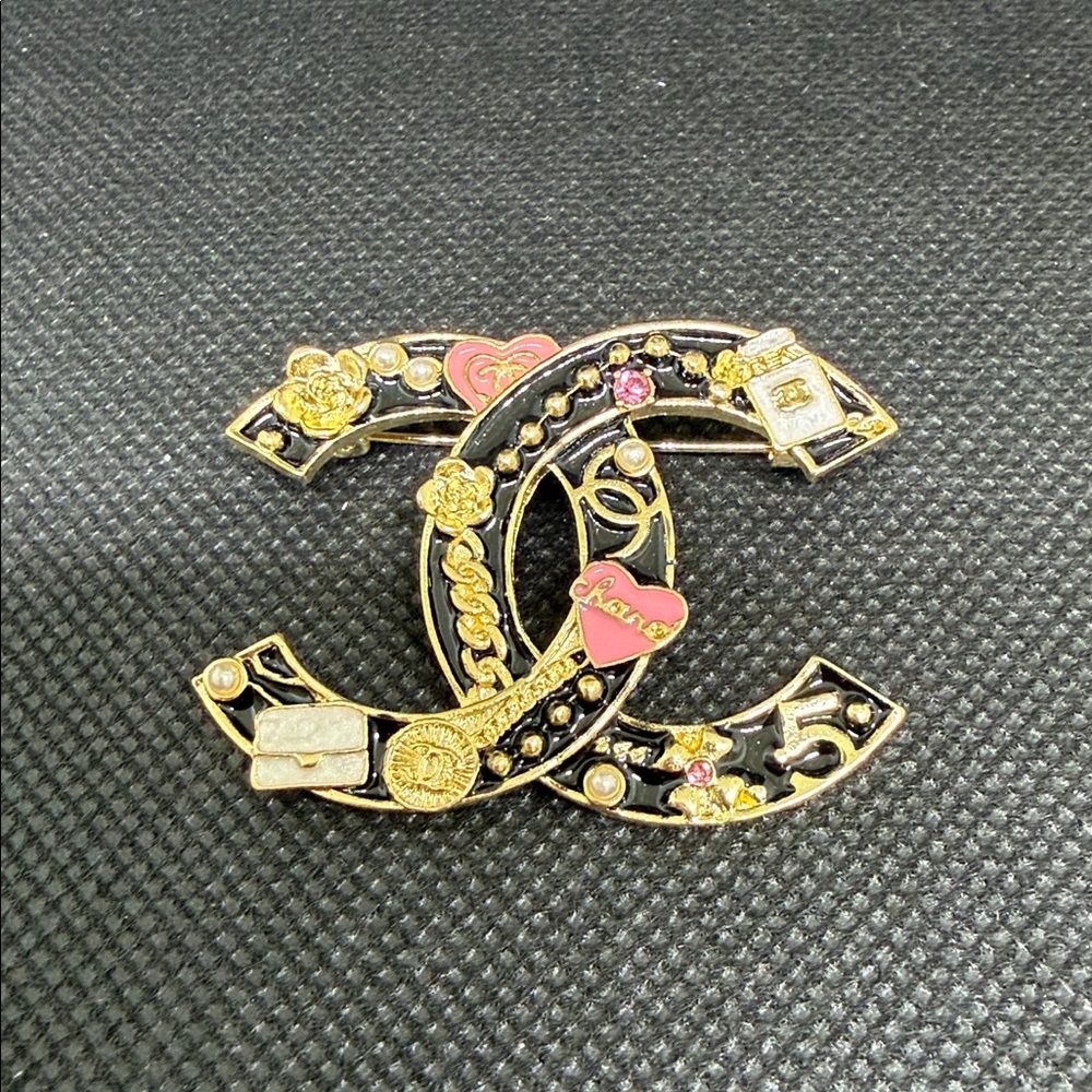 ✅ PRICE IS FIRM ✅ Fashion Gold-Tone  Brooch with Black and Pink Accents